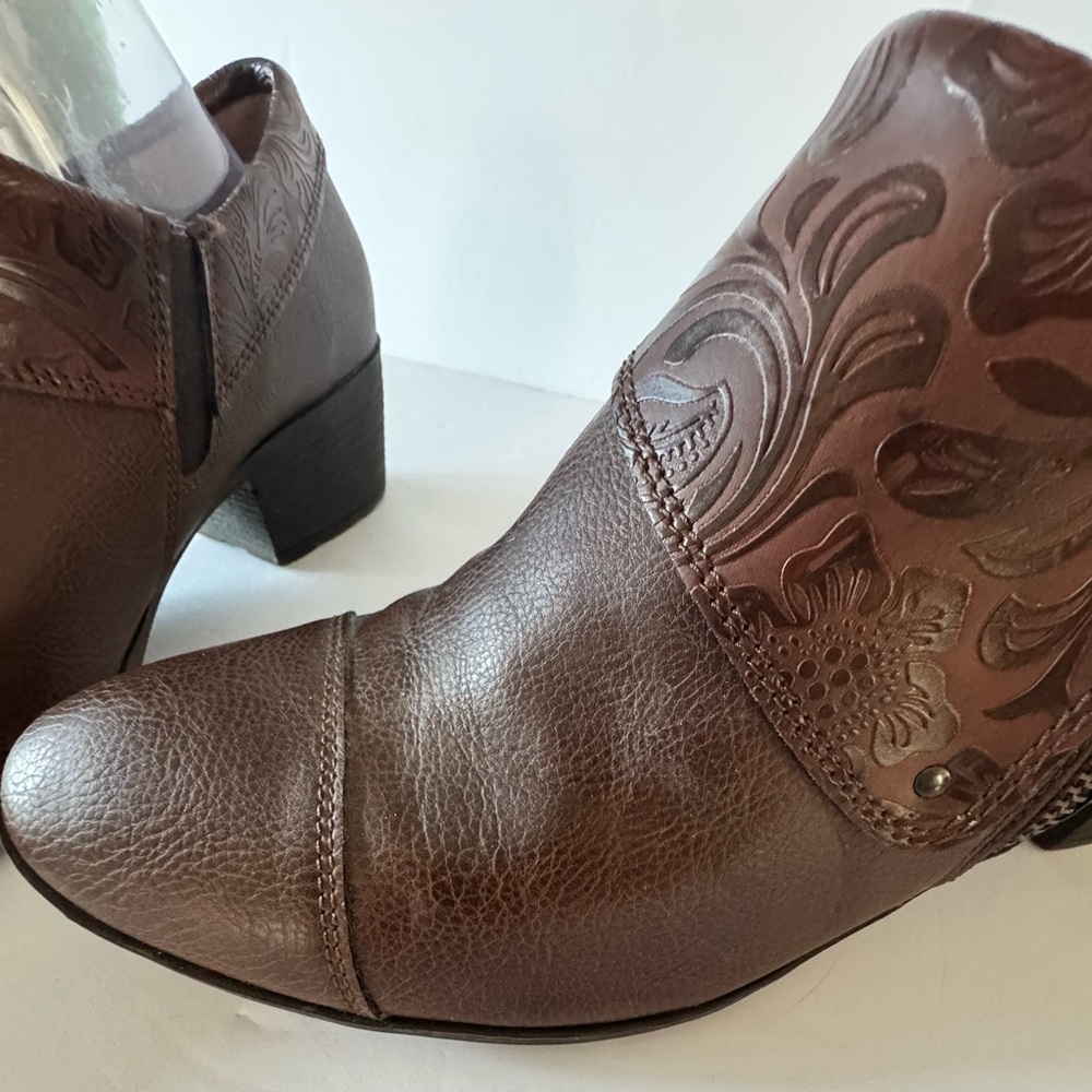 boc Brown Embossed Leather Ankle Boots